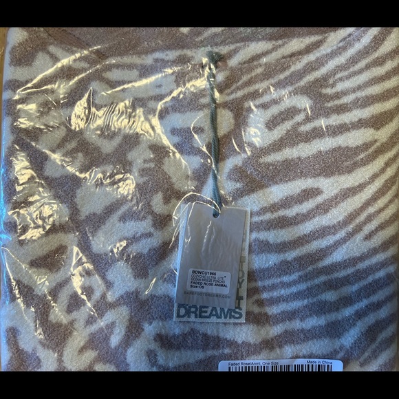 Barefoot Dreams CozyChic Ultra Lite Ocean Breeze Poncho - Picture 6 of 8